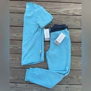 Cherokee euphoria scrub set NWT